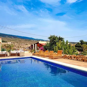 villa-exquisite-rural-house-with-garden-pool-and-sea-views.canaryislandshotels.net/
